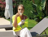 نوال الزغبى فى إطلالة أنيقة باللون الأصفر.. اعرف رأيها فى القهوة