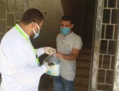 "صحة الشرقية" توزع حقائب أدوية لمخالطى حالات كورونا بمنازلهم.. صور