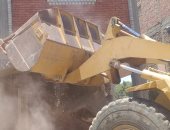 محافظ قنا: استرداد 19 فدانا و15561 متر مربع من أراضى أملاك الدولة 