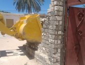 صور.. تنفيذ 12 قرار إزالة للتعديات على أراضى الدولة ببرج العرب 