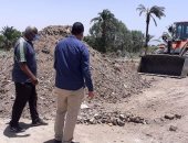 صور.. رفع 130 طن تراكمات أتربة ومخلفات مبانى بالطود