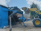 صور .. حملات إزالة للتعديات على أراضى الدولة ومخالفات البناء فى قرى كفر الشيخ