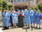 بالزغاريد وعلامة النصر.. حكاية أكبر معمرة تودع مستشفى السعديين للعزل بالشرقية 