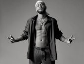 نيمار يتحول لـ "موديل" غير قادر على انتظار رؤية محبوبته.. صورة