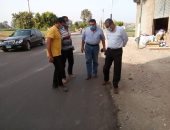 نائب محافظ الغربية: لا تهاون فى استلام الطرق الجارى رصفها واستجابة فورية لشكاوى المواطنين