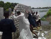 حماية النيل بالأقصر تنفذ 10 قرارات إزالة تعديات بإسنا.. صور