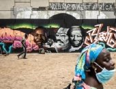طولها 80 مترا.. فنانون فى السنغال يرسمون جدارية لدعم السود فى دكار