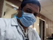 الجيش الأبيض.. "أحمد" أخصائى تحاليل طبية بشربين العام فى مواجهة كورونا