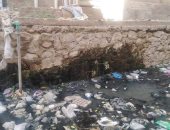 سيبها علينا.. شكوى من غرق بلوك 3 بمساكن عين حلوان بمياه الصرف الصحى 