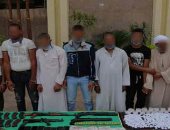 الداخلية تقتحم بؤرة إجرامية بالجيزة وتضبط 7 كيلو هيروين..صور