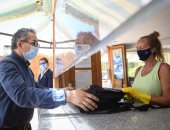 وزير السياحة يتابع الإجراءات الاحترازية بمراكز غوص شرم الشيخ.. صور