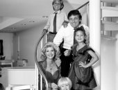 إيريك ترامب يحتفل بعيد الأب بصورة نادرة من طفولته مع والده وأشقائه