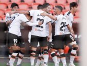 فالنسيا يحقق فوزه الأول بالدوري الاسباني منذ 113 يوما بثنائية فى أوساسونا