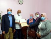نقيب التمريض ووكيل وزارة الصحة ببني سويف يكرمان أعضاء هيئة التمريض المتعافين من كورونا