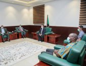 رئيس وزراء السودان: لا خطوط حمراء فى عملية السلام ويجب حل المشكلات بالحوار  