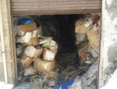 إستجابة لشكاوى المواطنين.. حى العجمى يحرر محاضر مخالفة لمحلات فرز القمامة