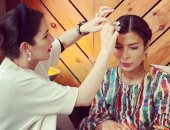 شام تزين شعر والدتها بالياسمين..وأصالة:"وعدتني وصدقت بأنّ تكون مصدر سعادتي"