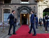 الرئيس الفرنسى ورئيس وزراء هولندا يجتمعان فى لاهاى.. صور 