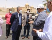 محافظ سوهاج يتفقد محطة صرف القراقرة وطريق الأبراج