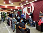 مستشفى قنا العام يعلن تعافى وخروج 15 حالة جديدة من مصابى كورونا.. صور