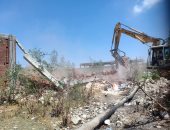 تنفيذ 4 قرارات إزالة على مساحة 2475 متر بالعامرية غرب الإسكندرية.. صور