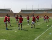 المقاولون يواصل عملية التطهير خلال تدريبات الفريق.. صور