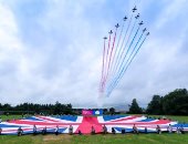 الطيران الملكى البريطانى يحتفل يوم القوات المسلحة بتشكيلات فى السماء.. صور