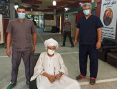 تعافى وخروج 3 حالات كورونا من المعمرين وطبيب من مستشفى قنا العام