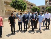 محافظ المنوفية يتفقد معهد الشهداء الدينى الإعدادى الثانوى بنين للإطمئنان على سير الامتحانات