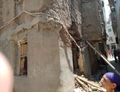 انهيار عقار من طابقين بمنطقة قولونجيل بالمنصورة.. صور