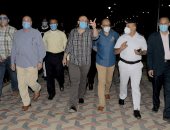 محافظ بنى سويف: غلق وتشميع عدد من المقاهى والمحال المخالفة.. صور