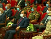 السيسى يشاهد فيلما تسجيليا بعنوان "نقلة حضارية" قبل افتتاح مطارى سفنكس والعاصمة