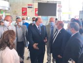 صور.. جولة رئيس المطارات بمبانى مطار القاهرة استعدادا لبدء الرحلات