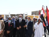 محافظ قنا يفتتح محطة رفع الصرف الصحى الفرعية بالشوينة (صور)