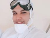الجيش الأبيض.. "على" أخصائى تحاليل بمستشفى جامعة المنصورة فى مواجهة كورونا