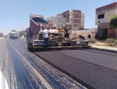 صور .. رفع كفاءة الطرق و الإنارة بأحياء غرب الإسكندرية