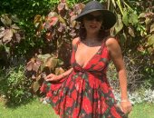 كل يوم صورة .. رانيا يوسف تستمتع بإجازة الصيف بفستان أحمر.. صور