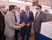 محافظ القليوبية ورئيس جامعة بنها يفتتحان خدمة "درايف ثرو" لإجراء مسحات كورونا