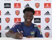 رسميا.. أرسنال يربط النجم الشاب بوكايو ساكا بعقد طويل الأجل