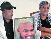 بالصور.. يهود أثيوبيا في إسرائيل يحيون الذكرى الأولى لمقتل الشاب "تيكا"