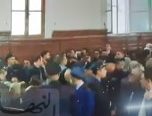 الحكم على رئيسى الوزراء الجزائريين السابقين أويحيى وسلال بـ12 سنة سجنا