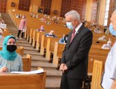 رئيس جامعة المنوفية يتفقد لجان الامتحانات بالمجمع النظرى للكليات