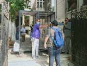 صور .. قياس درجة الحرارة وتسليم الطلاب كمامات بلجان الثانوية قبل بدء الامتحان