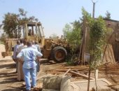 إزالة ورشة صيانة ومقهى وشونة رمل بمحيط محور عدلى منصور ببنى سويف