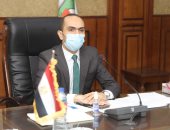 نائب محافظ سوهاج يراجع تراخيص أعمال البناء فى المدن.. صور 