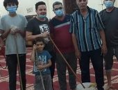 شباب قرية منيحة بأسوان مستمرون فى تعقيم المساجد وفقا للإجراءات الاحترازية