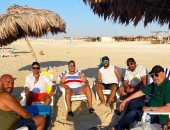 فرقة "علاء الدين" على البحر.. أحمد عز والهواري يستعدان لإعادة عرض المسرحية