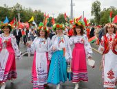 النساء ترتدى الزى التقليدى وبمشاركة الرئيس .. احتفالات بيلاروسيا بعيد الاستقلال