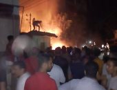 صور.. حريق بكشك كهرباء بقرية القيراطيين بأوسيم