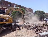 إزالة 3699 مخالفة بناء وتعديات خلال 70 يوم واستمرار تسليم عقود التقنين بأسيوط